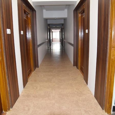 Hotel Bhimas Paradise Тирупати Екстериор снимка