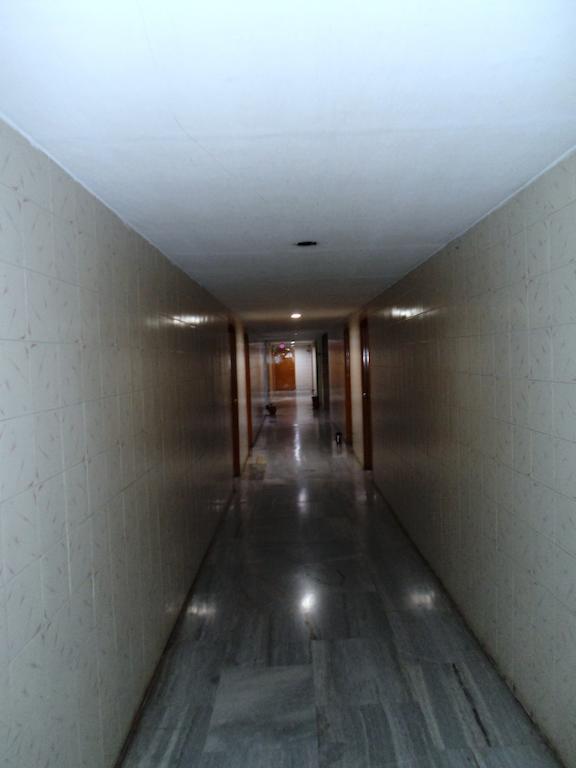 Hotel Bhimas Paradise Тирупати Екстериор снимка