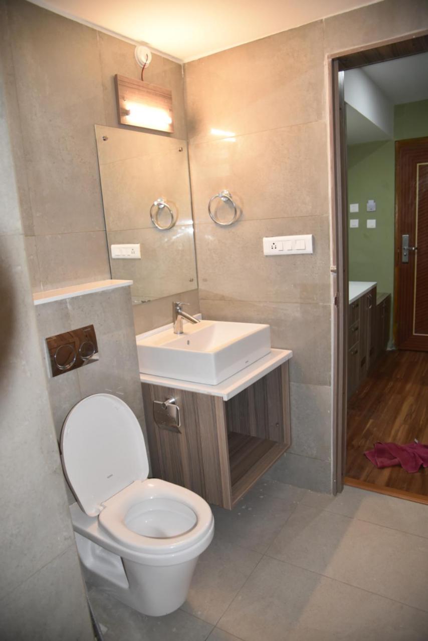 Hotel Bhimas Paradise Тирупати Екстериор снимка